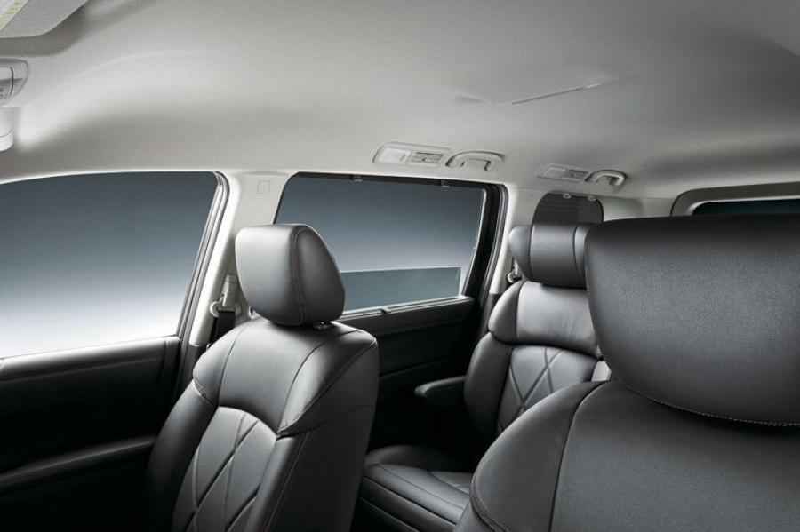 Nissan Elgrand Highway Star 2014 года  (фото 6 из 16)